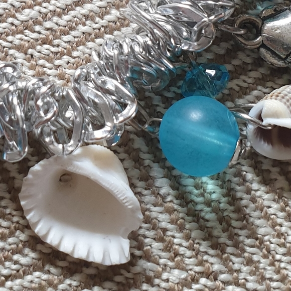 Silver, Shells, Beads, Stretch Bracelet - Picture 8 of 9